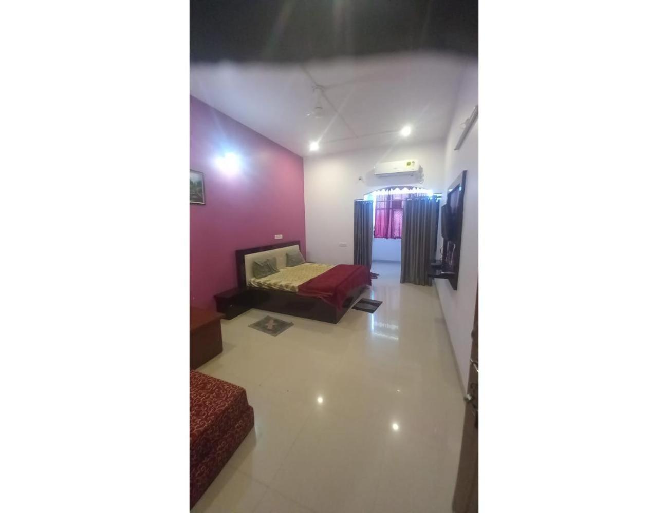 Homestay Maharaja Palace, *