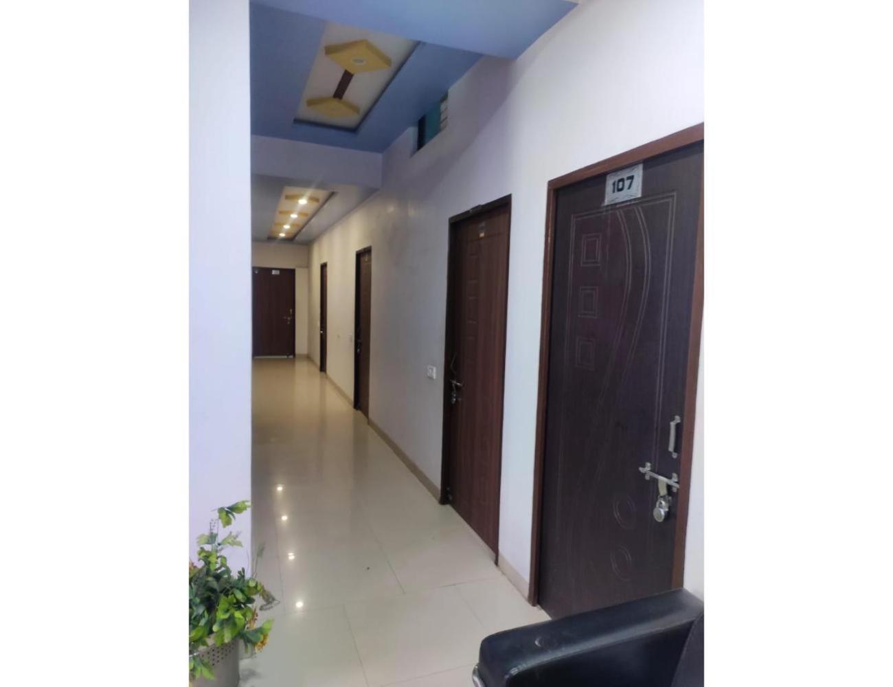 Maharaja Palace, Homestay